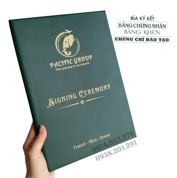 Mẫu bìa ký kết đẹp màu đỏ in logo lấy gấp Mẫu bìa ký kết đẹp màu đỏ in logo lấy gấp