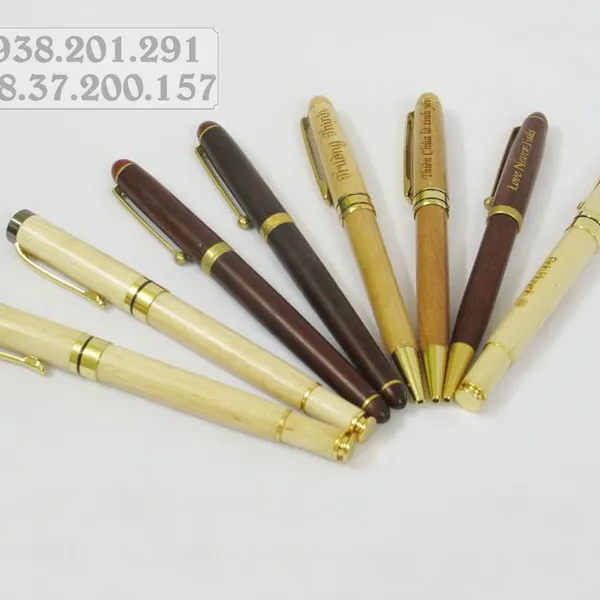 Bút gỗ hộp gỗ quà để bàn gỗ khắc tên logo công ty