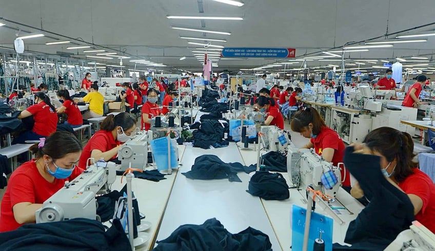 Top công ty may Quảng Ninh đồng phục chất lượng