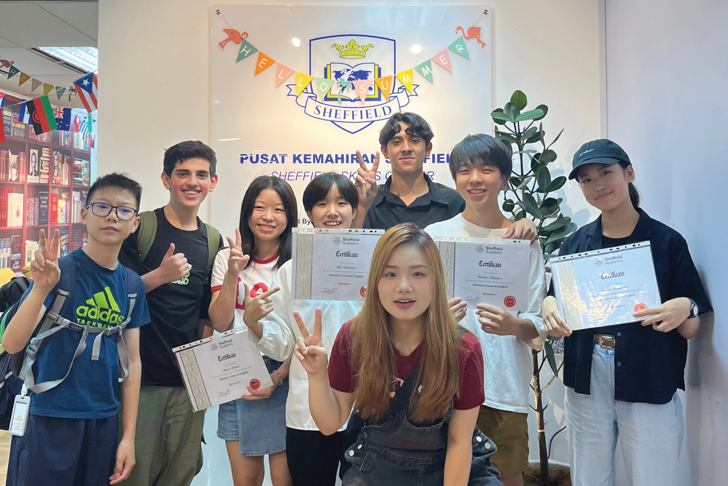 Học viên học khóa Intensive General English