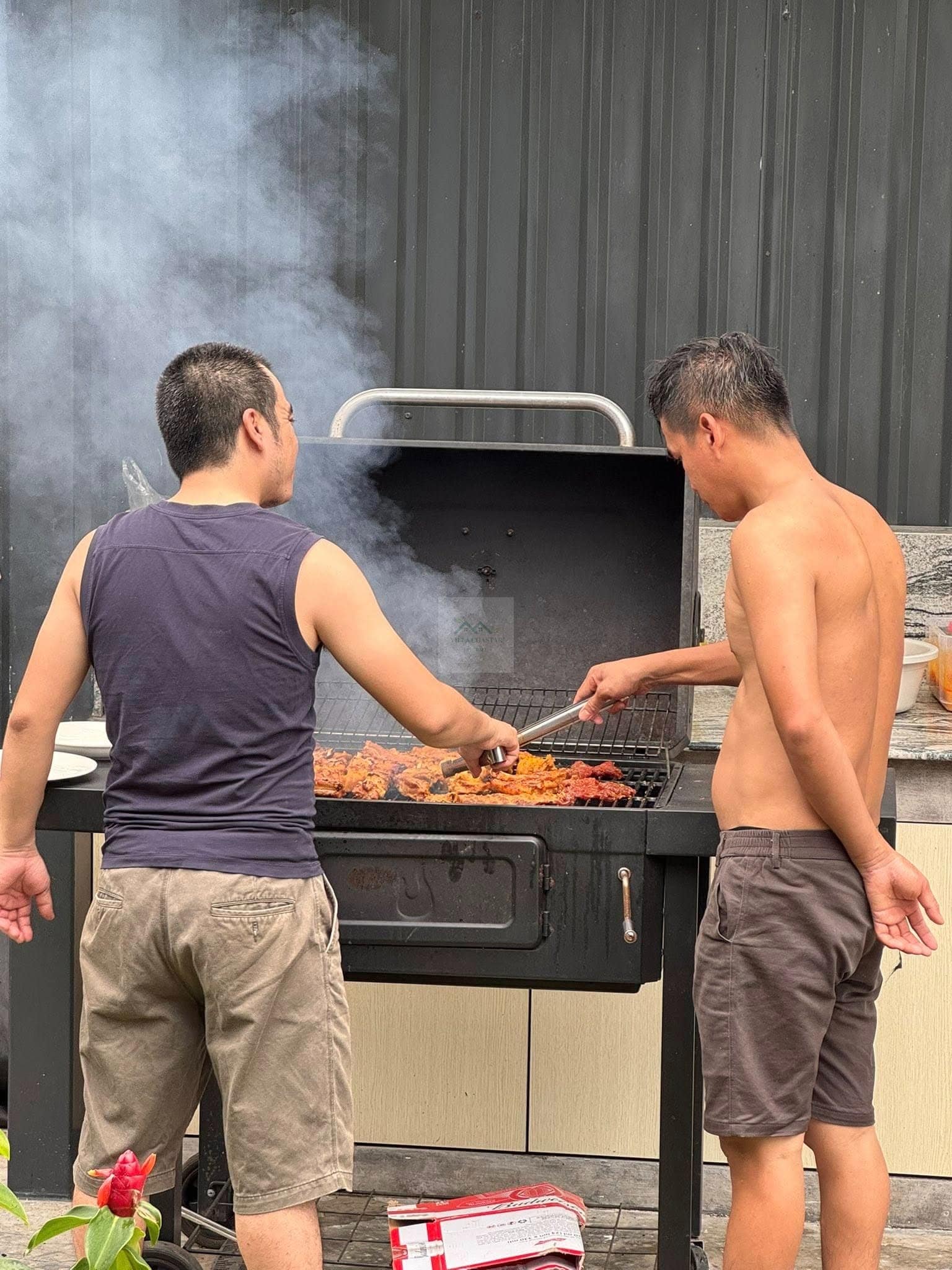 Khách nướng BBQ tại Villa Coastar Hồ Tràm resort Khách nướng BBQ tại Villa Coastar Hồ Tràm resort