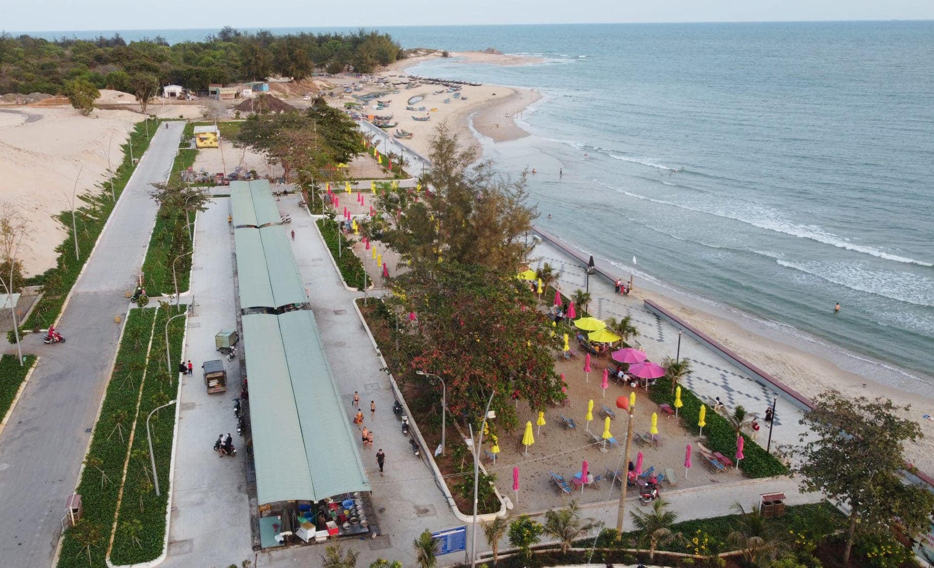 Bãi tắm công cộng ngã tư Hồ Tràm Bãi tắm công cộng ngã tư Hồ Tràm