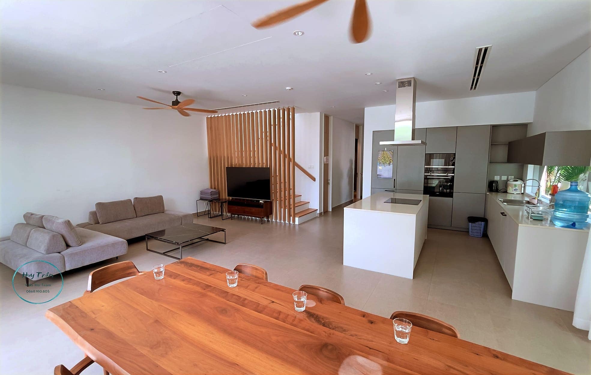 Phòng khách của villa 4pn trong Sanctuary Hồ Tràm resort Phòng khách của villa 4pn trong Sanctuary Hồ Tràm resort