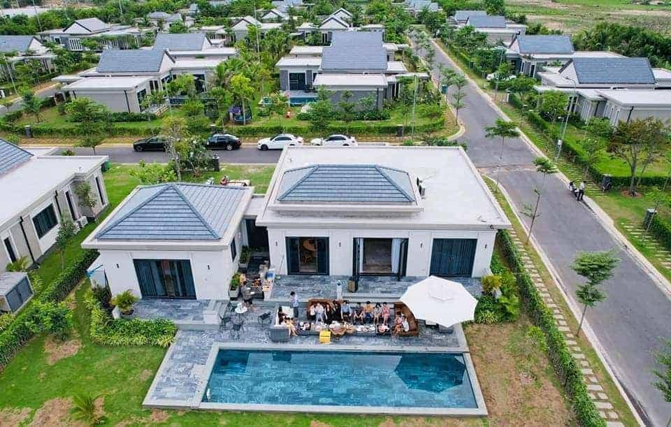 Khu villa cao cấp mỗi căn đều có hồ bơi riêng Khu villa cao cấp mỗi căn đều có hồ bơi riêng