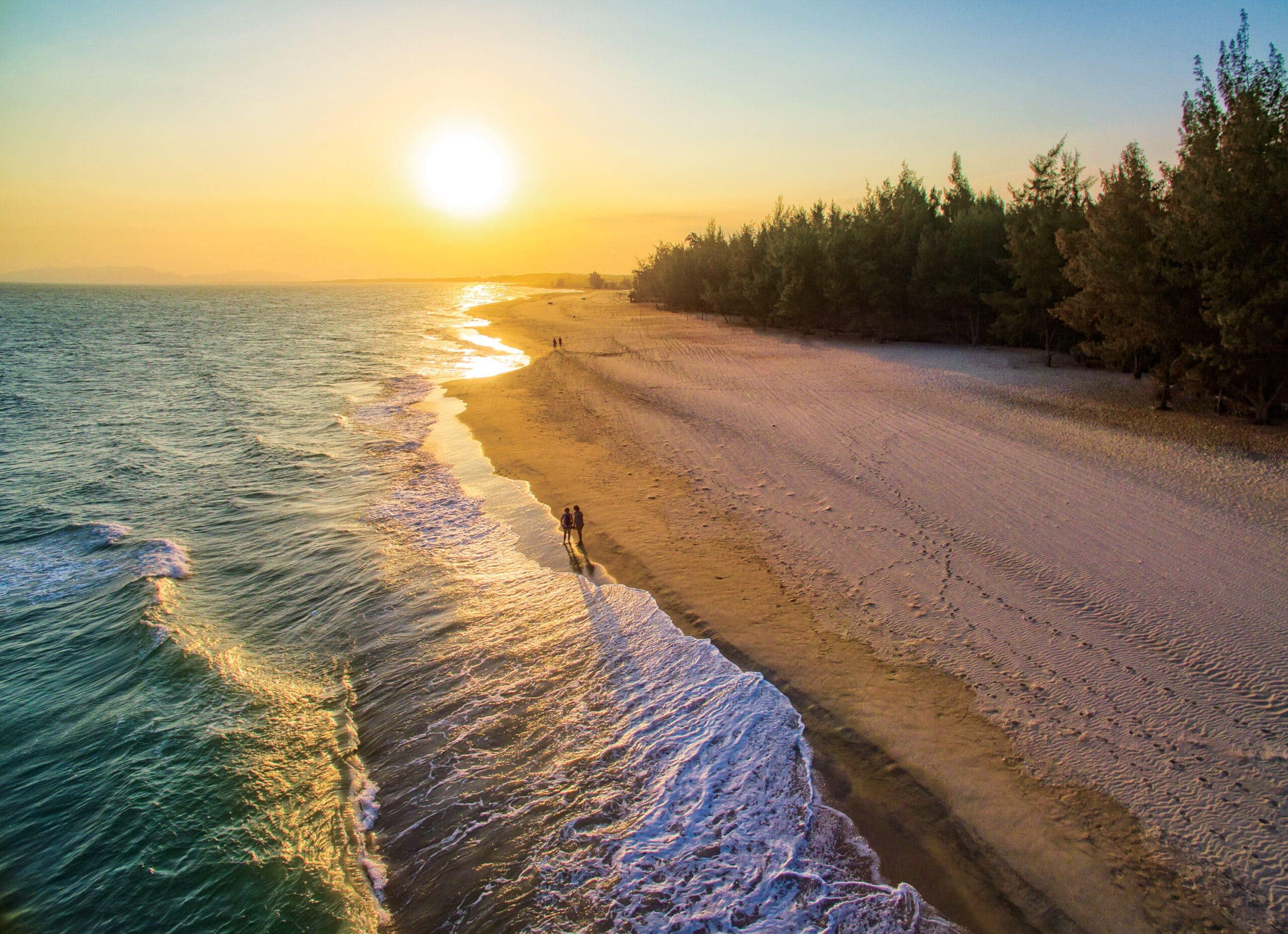 Biển Hồ Tràm được đánh giá là một trong những bãi biển đẹp nhất thế giới Biển Hồ Tràm được đánh giá là một trong những bãi biển đẹp nhất thế giới