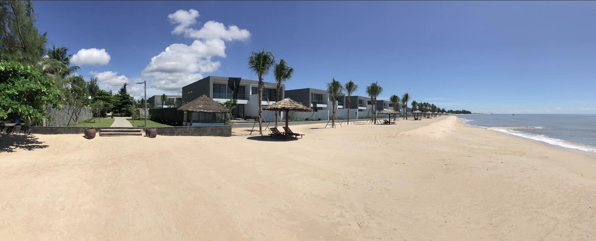 Dãy villa mặt biển của Sanctuary Hồ Tràm Resort Dãy villa mặt biển của Sanctuary Hồ Tràm Resort