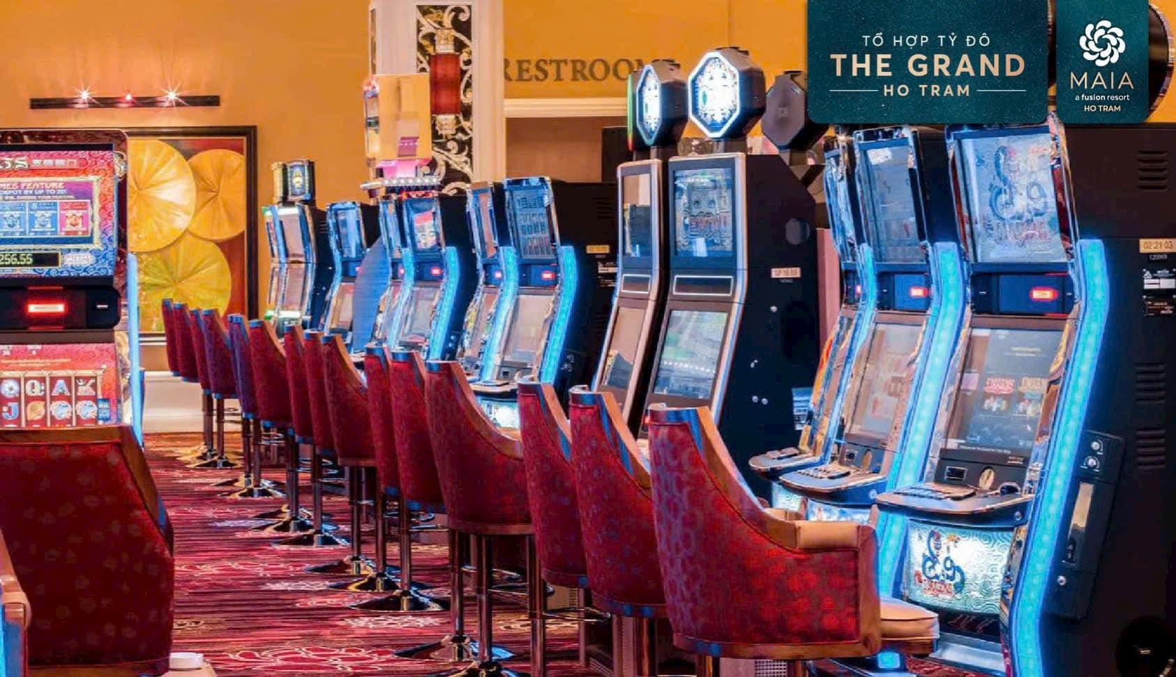 Dàn máy slot hiện đại ở casino tại The Grand Hồ Tràm Dàn máy slot hiện đại ở casino tại The Grand Hồ Tràm