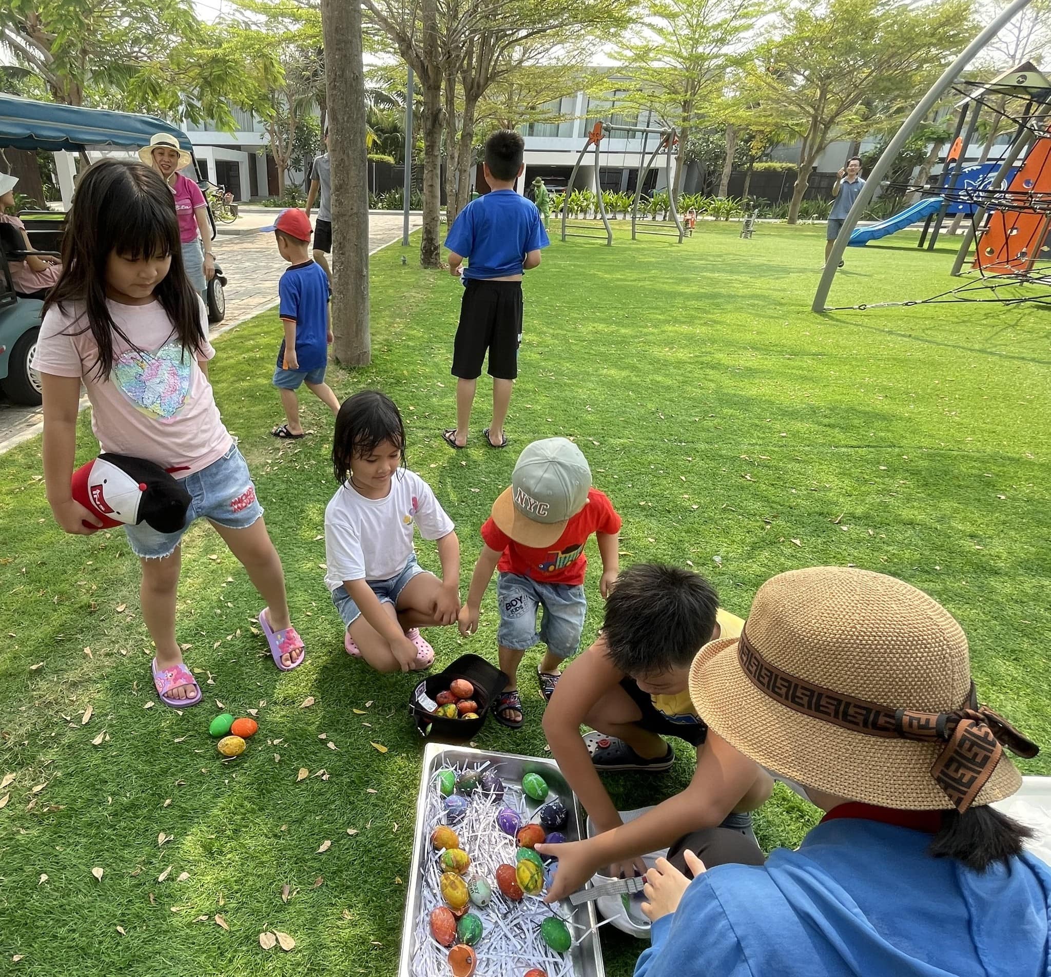 Các trẻ vui chơi trong khu trẻ em tại Villa Sanctuary Hồ Tràm Các trẻ vui chơi trong khu trẻ em tại Villa Sanctuary Hồ Tràm