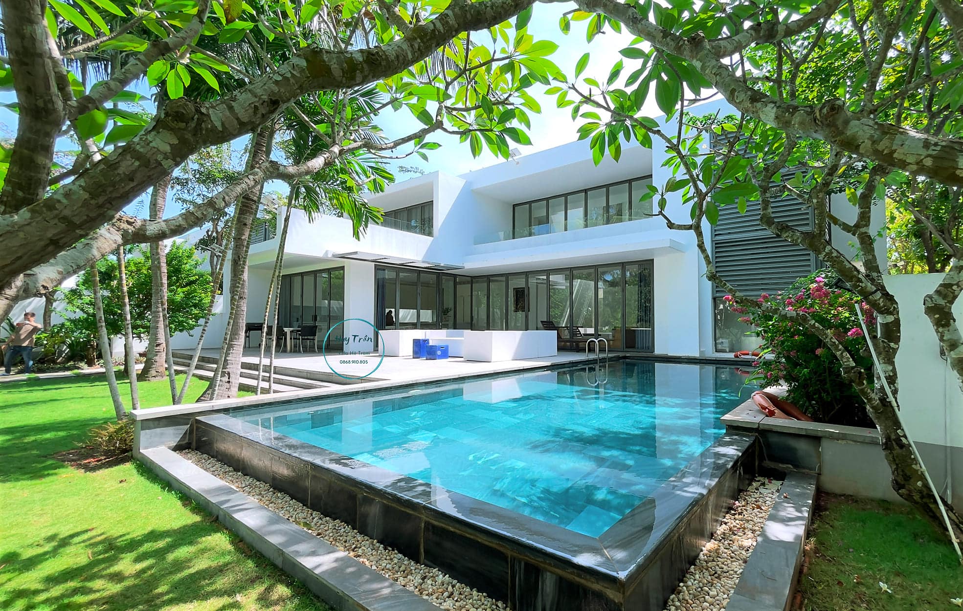 Mặt sau của Villa Sanctuary Hồ Tràm 4+1 phòng ngủ – HV002 Mặt sau của Villa Sanctuary Hồ Tràm 4+1 phòng ngủ – HV002