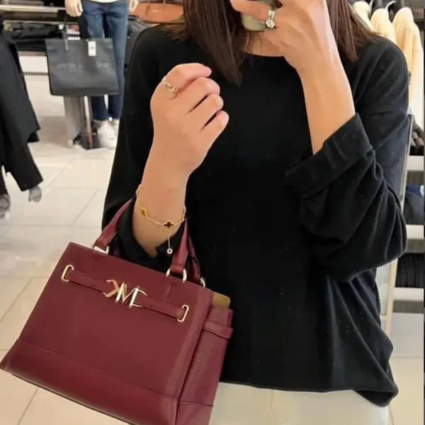 Túi Michael Kors đỏ đeo chéo