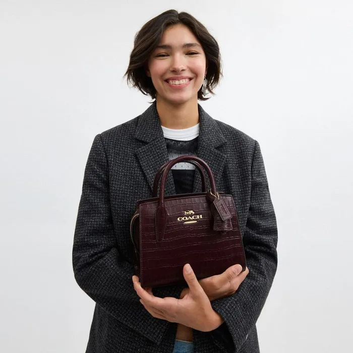 Túi xách Coach màu đỏ