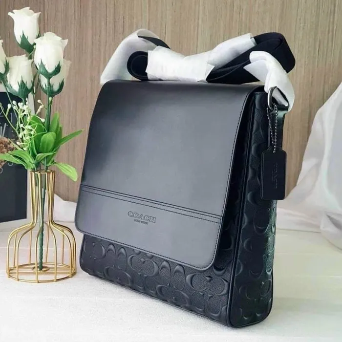 Túi xách Coach nam chính hãng
