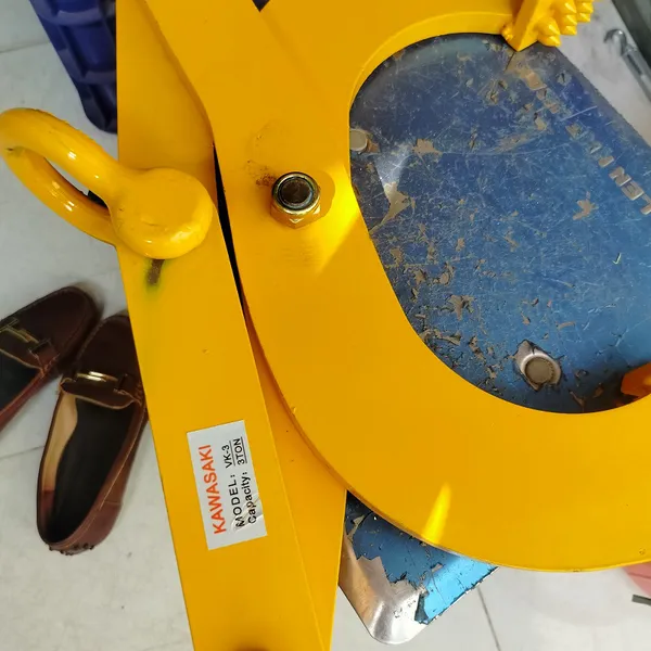 Kẹp kéo pallet 3 tấn, kẹp càng cua kéo pallet