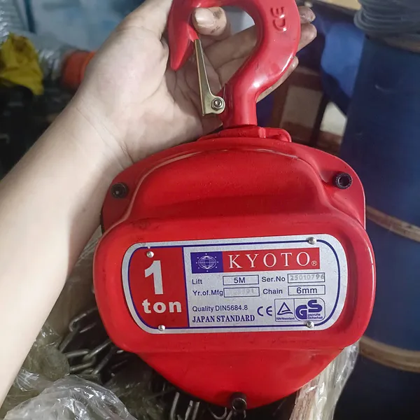 Pa lăng xích kéo tay 1 tấn Kyoto