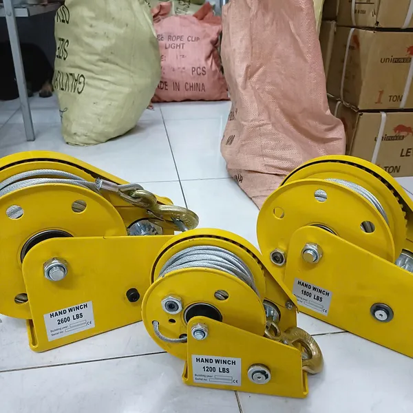 Tời quay tay tự khóa 2600lbs