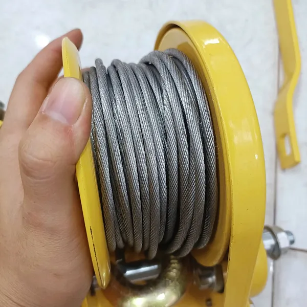 Tời quay tay tự khóa MAXIMUS LS  1200lbs