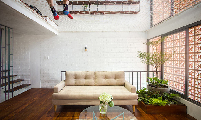 TẤM LƯỚI THAY TRẦN NHÀ GIÚP GIA CHỦ SÀI GÒN THƯ GIÃN