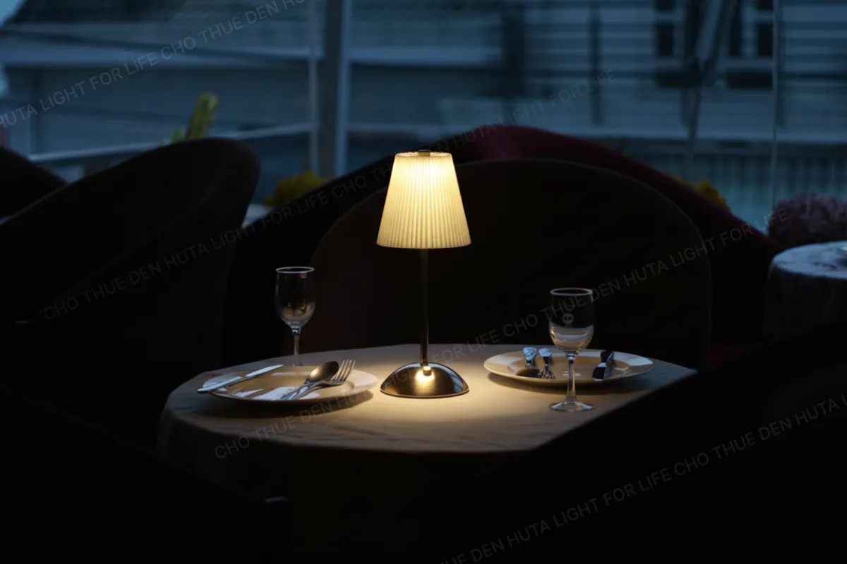 CHO THUÊ ĐÈN LED TRANG TRÍ SỰ KIỆN, BÀN TIỆC MÃ RESBED5