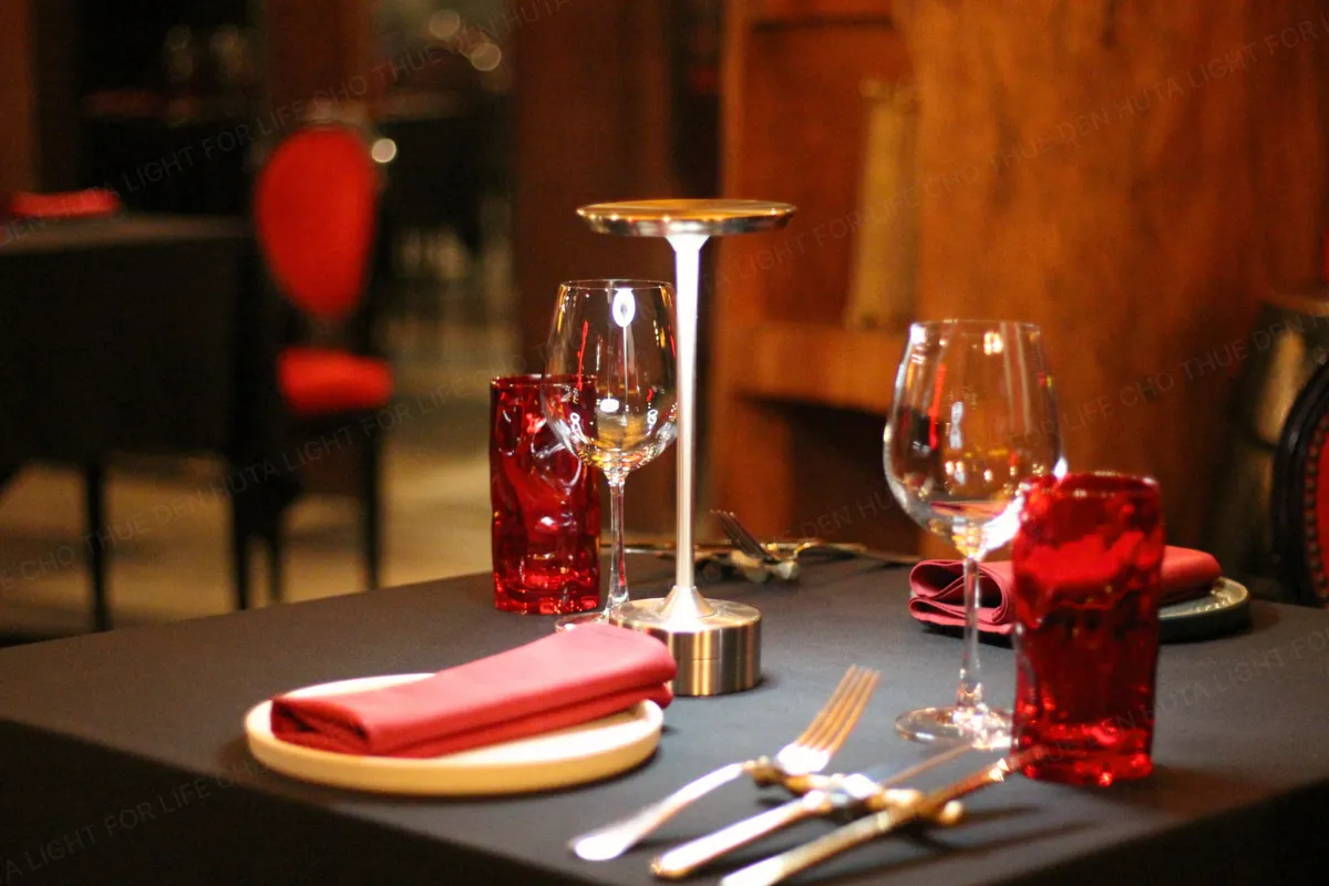 CHO THUÊ ĐÈN LED TRANG TRÍ SỰ KIỆN, BÀN TIỆC MÃ AL3