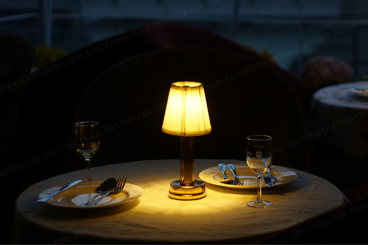 CHO THUÊ ĐÈN LED TRANG TRÍ SỰ KIỆN, BÀN TIỆC MÃ RESBED1