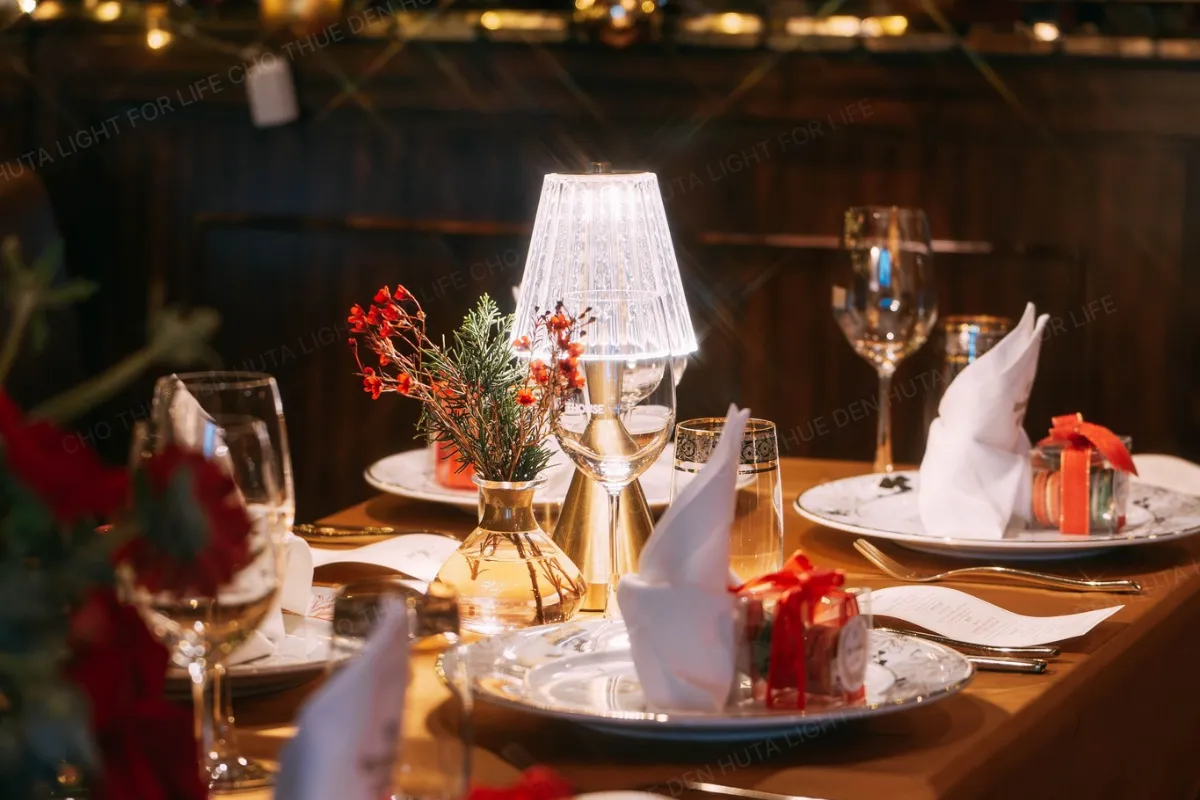 CHO THUÊ ĐÈN LED TRANG TRÍ SỰ KIỆN, BÀN TIỆC MÃ RESBED2