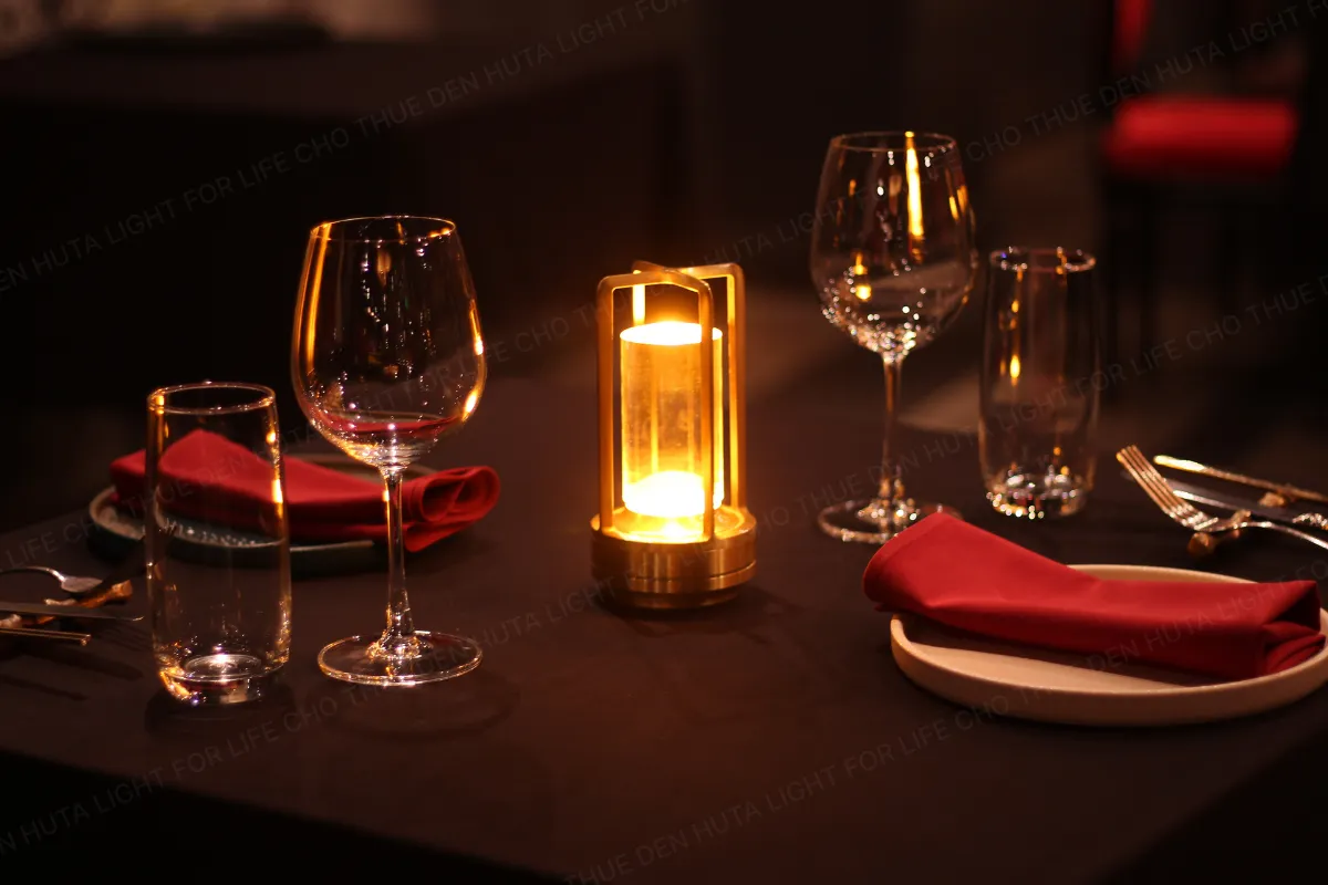 CHO THUÊ ĐÈN LED TRANG TRÍ SỰ KIỆN, BÀN TIỆC MÃ RESNEN