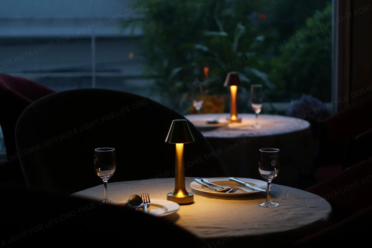 CHO THUÊ ĐÈN LED TRANG TRÍ SỰ KIỆN, BÀN TIỆC MÃ RESNONCUT