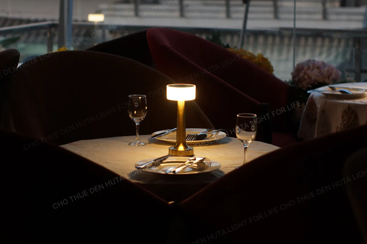 CHO THUÊ ĐÈN LED TRANG TRÍ SỰ KIỆN, BÀN TIỆC MÃ RESTA