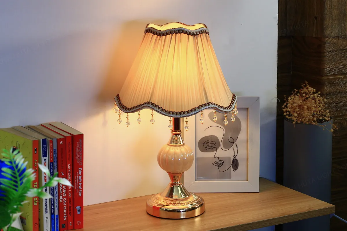 CHO THUÊ ĐÈN NGỦ ĐỂ BÀN DECOR KHÔNG GIAN MÃ CD1