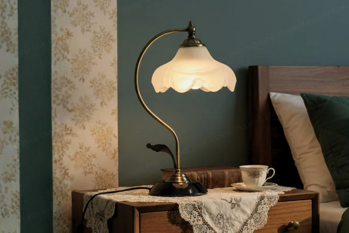 CHO THUÊ ĐÈN NGỦ ĐỂ BÀN DECOR KHÔNG GIAN MÃ CD2