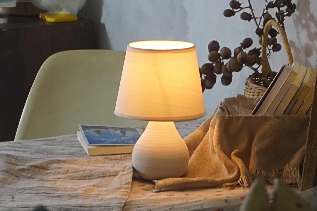 CHO THUÊ ĐÈN NGỦ ĐỂ BÀN DECOR KHÔNG GIAN MÃ S1