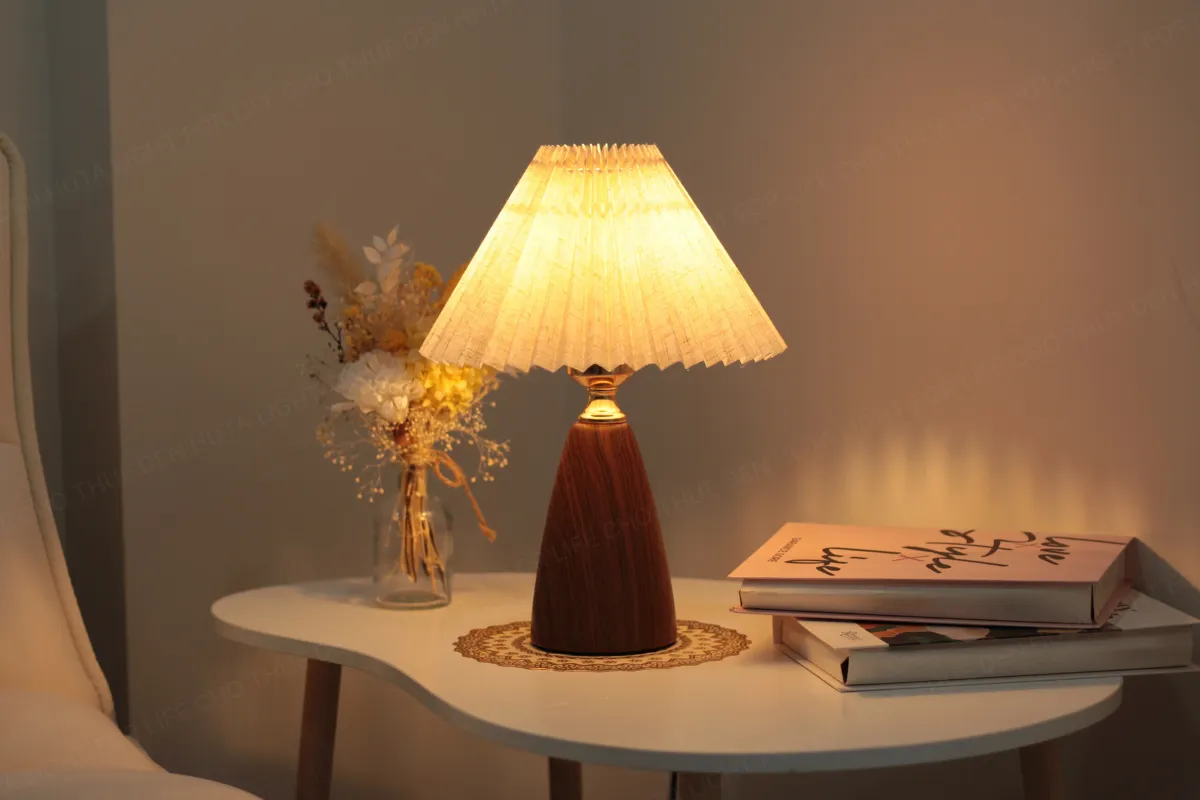 CHO THUÊ ĐÈN NGỦ ĐỂ BÀN DECOR KHÔNG GIAN MÃ T10