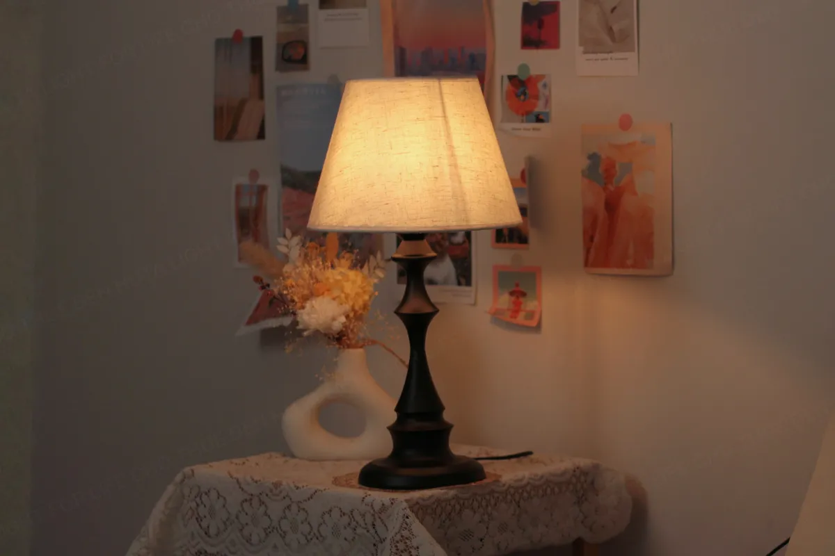 CHO THUÊ ĐÈN NGỦ ĐỂ BÀN DECOR KHÔNG GIAN MÃ T2