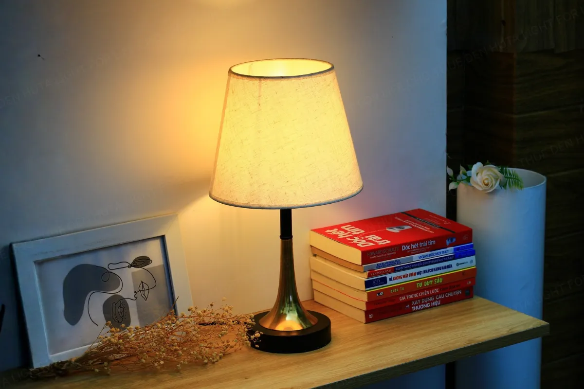 CHO THUÊ ĐÈN NGỦ ĐỂ BÀN DECOR KHÔNG GIAN MÃ T5
