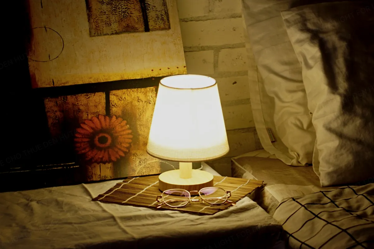 CHO THUÊ ĐÈN NGỦ ĐỂ BÀN DECOR KHÔNG GIAN MÃ G9