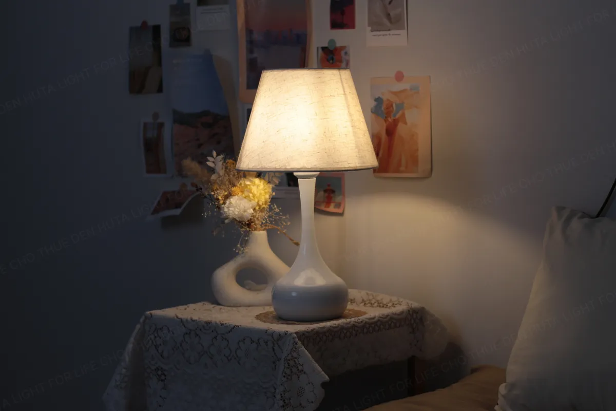 CHO THUÊ ĐÈN NGỦ ĐỂ BÀN DECOR KHÔNG GIAN MÃ T3