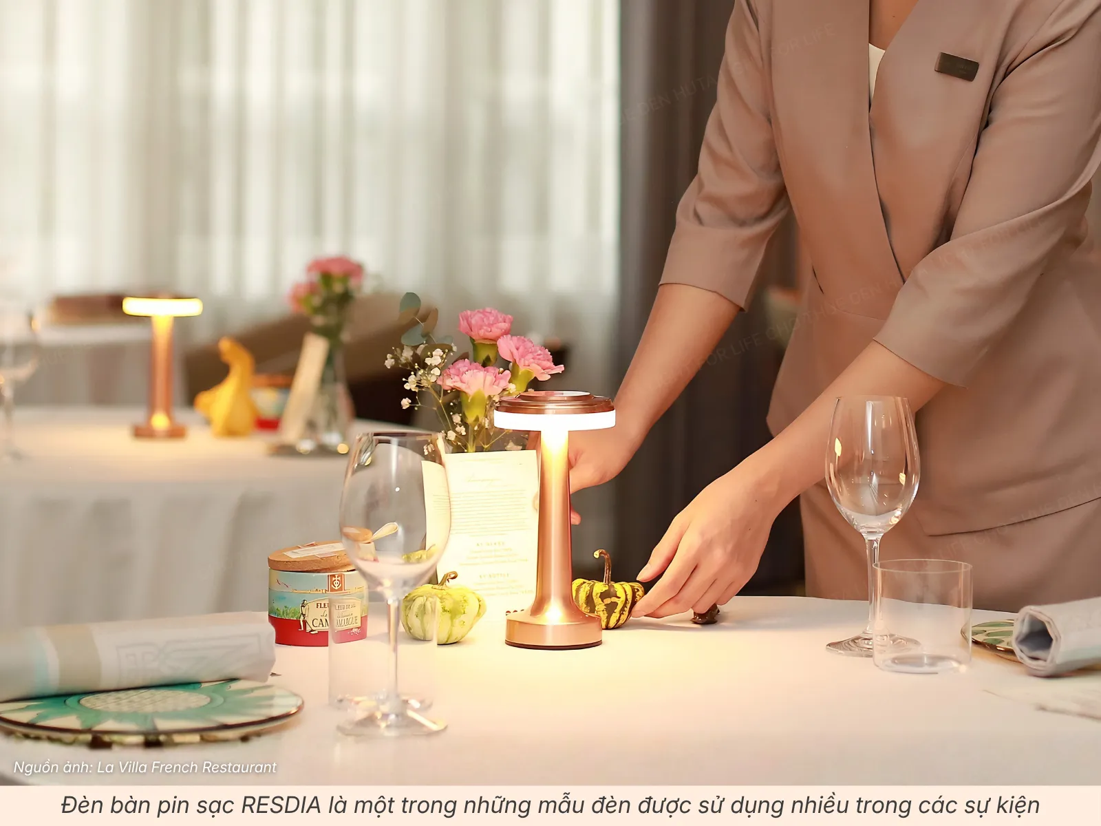 2.5 Đèn Bàn RESDIA1 – Thiết Kế Đĩa Tròn Độc Lạ