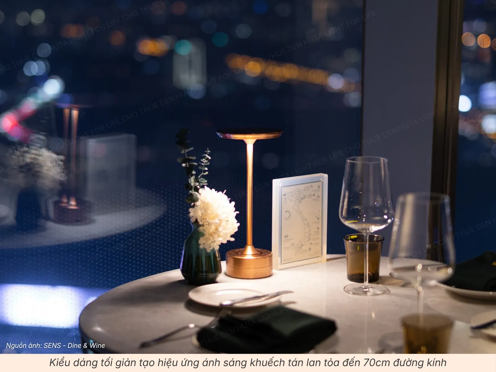 2.1 Đèn Bàn AL3 – Thiết Kế Tối Giản Cho Buổi Tiệc Hiện Đại