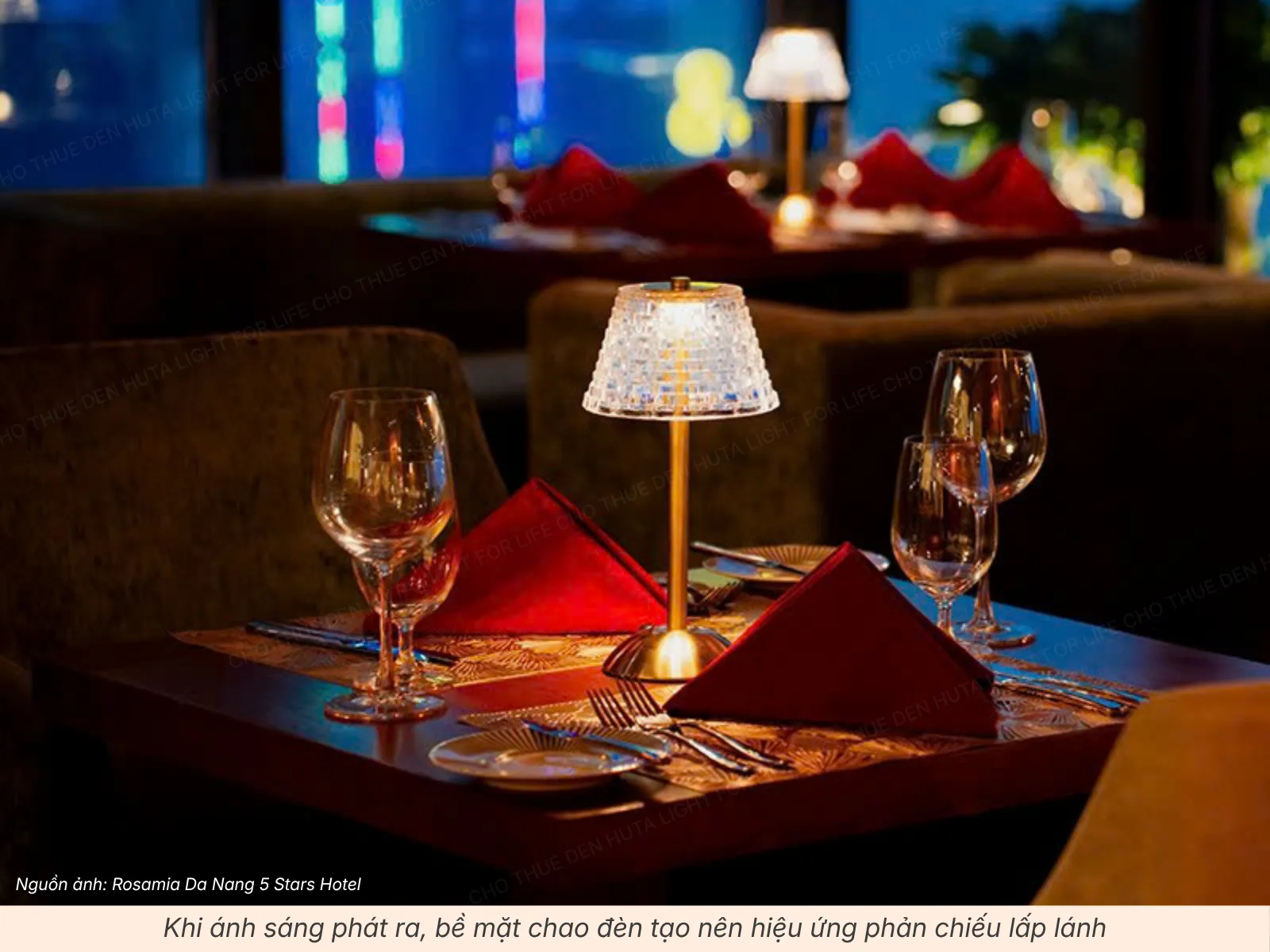 2.3 Đèn Bàn RESBED3 – Hiệu Ứng Ánh Sáng Ấn Tượng