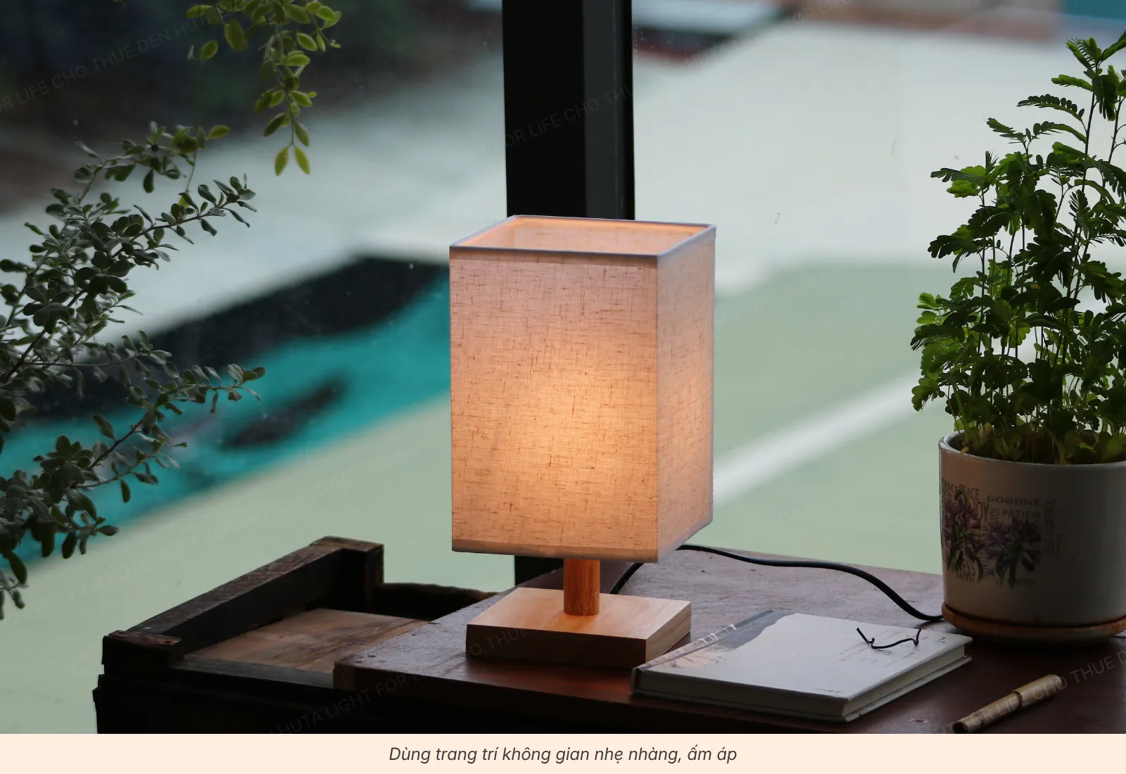 1.2 Đèn ngủ để bàn – ánh sáng ấm, tạo không gian