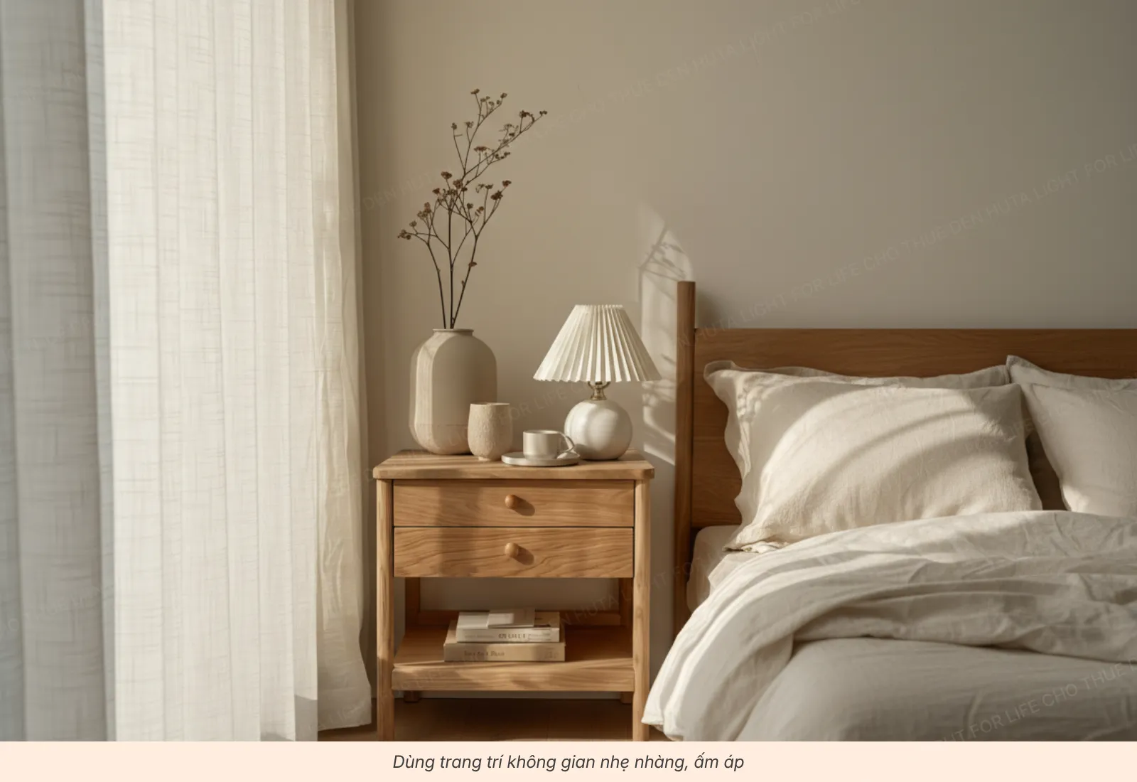 1.2 Đèn ngủ để bàn – ánh sáng ấm, tạo không gian