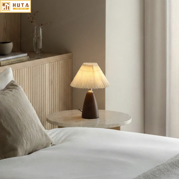 Cho Thuê Đèn Ngủ Thân Kim Loại Mã T10 | Decor Không Gian | Chao Xếp Ly