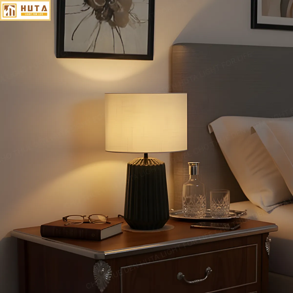 Cho Thuê Đèn Ngủ Thân Gốm Sứ Mã S17 | Decor Sự Kiện | Ánh Sáng Vàng