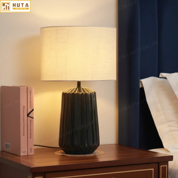 Cho Thuê Đèn Ngủ Thân Gốm Sứ Mã S17 | Decor Sự Kiện | Ánh Sáng Vàng