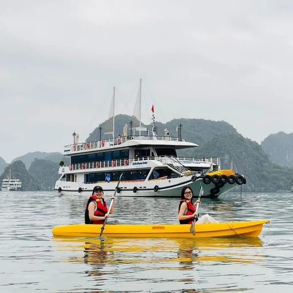 SUNRISE LAN HA BAY OF HALF DAY TOUR - CAT BA ISLAND