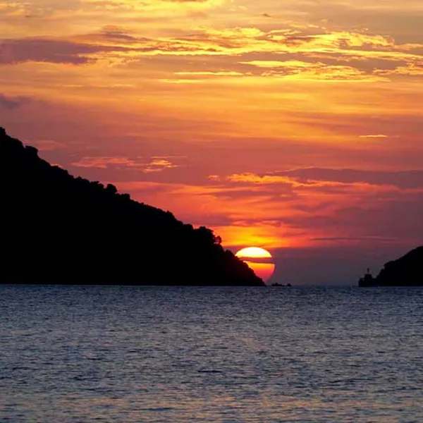 TOUR CÁT BÀ 2N1Đ TỪ HÀ NỘI - NGỦ ĐẢO ( ngày 1 thăm Vịnh Lan Hạ)