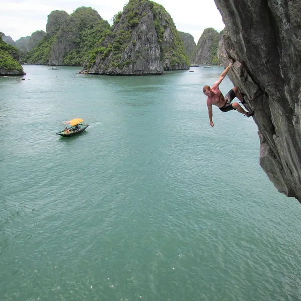 Cat Ba Rock Climbing