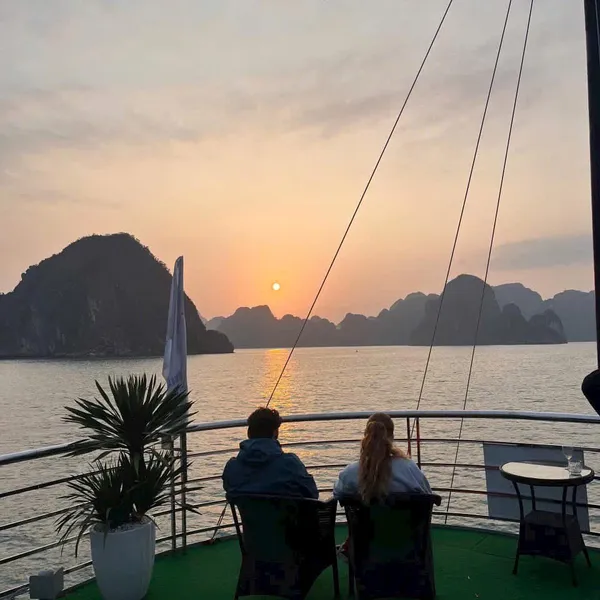 SUNRISE LAN HA BAY OF HALF DAY TOUR - CAT BA ISLAND