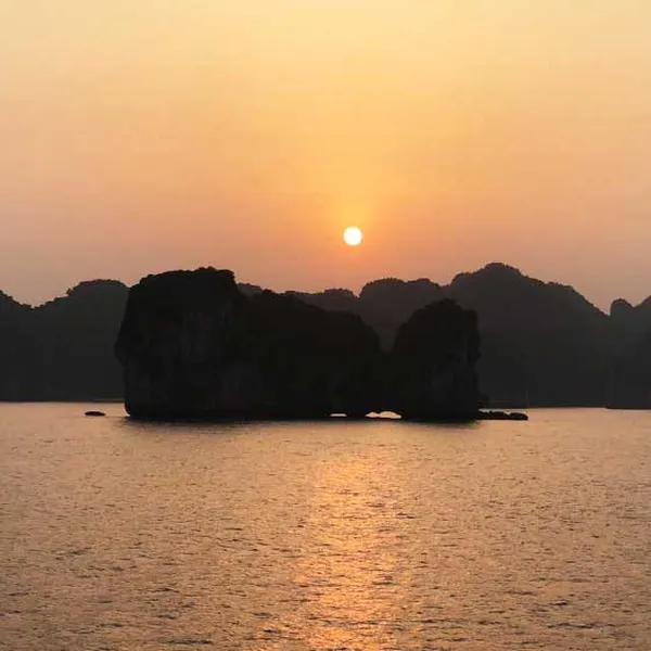  NGẮM BÌNH MINH VỊNH LAN HẠ - ĐẢO CÁT BÀ