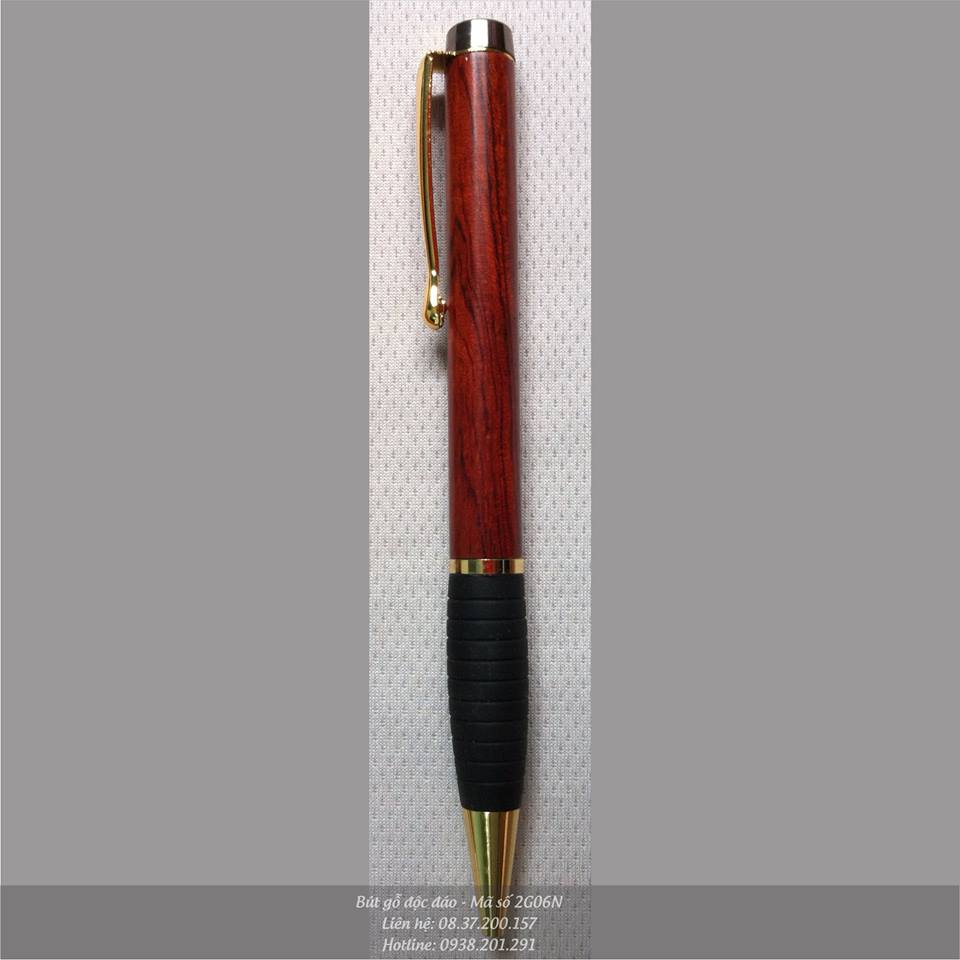 Bút gỗ đẹp khắc tên khắc logo công ty làm quà tặng Bút gỗ đẹp khắc tên khắc logo công ty làm quà tặng